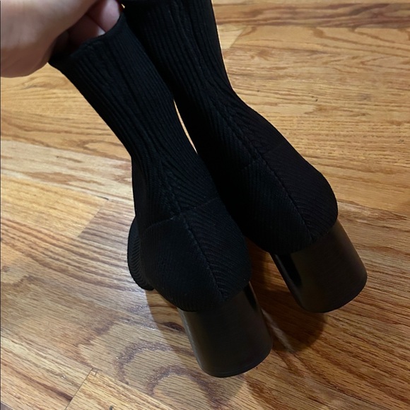 Vince Tasha Round Toe Mid Heel Stretch Knit Sock Boots Black Size 7 - Picture 6 of 12